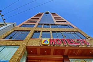 HOTEL 76