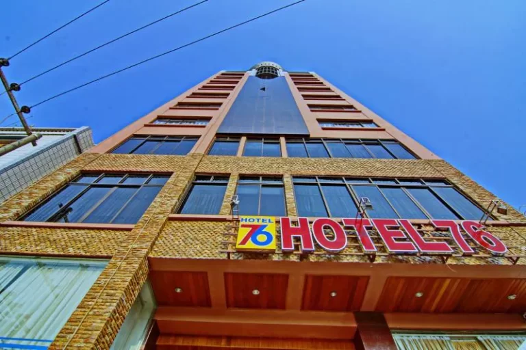 HOTEL 76